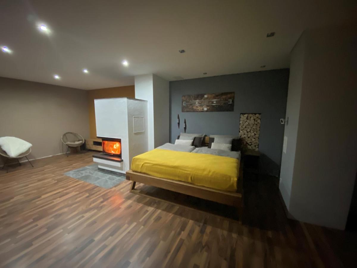 Ferienwohnung 2 Schweizer Гайзинген Екстериор снимка