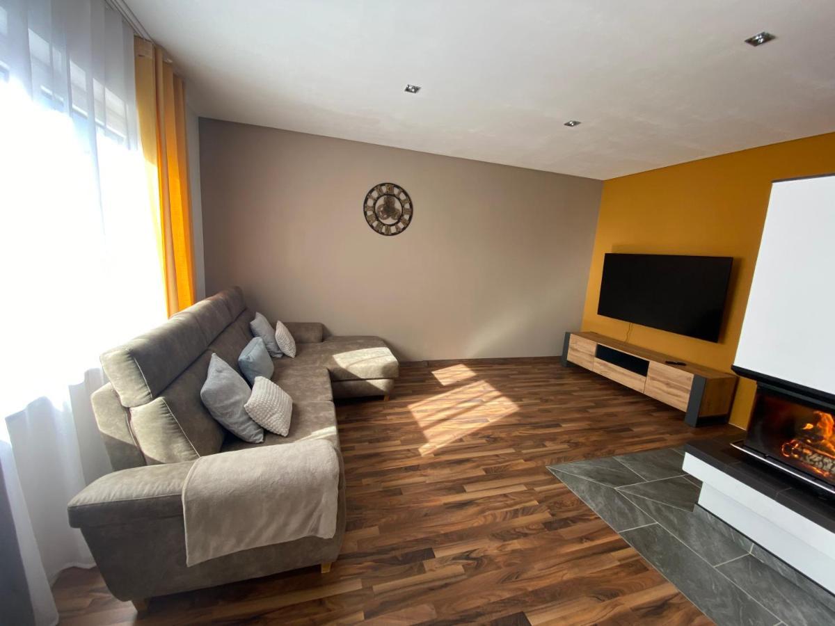 Ferienwohnung 2 Schweizer Гайзинген Екстериор снимка