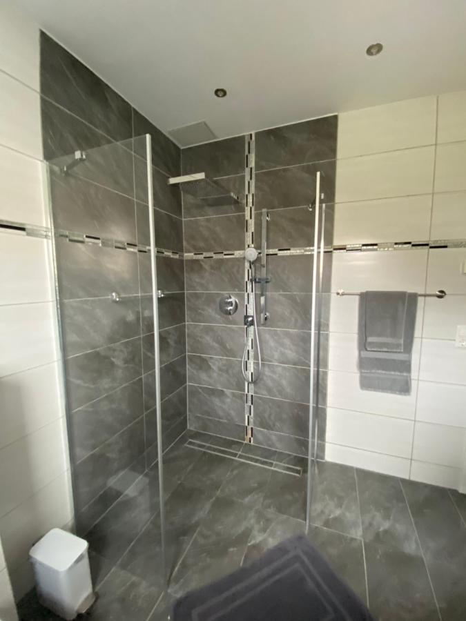 Ferienwohnung 2 Schweizer Гайзинген Екстериор снимка